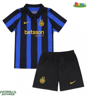 Inter Milan Hemmaställ Barn 2026-27 Kortärmad (+ Korta byxor)